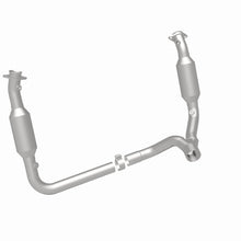 Load image into Gallery viewer, MagnaFlow 2006 Dodge Ram 1500 5.7L Direct Fit Catalytic Converter