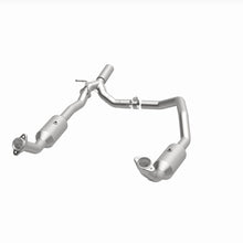 Load image into Gallery viewer, MagnaFlow 17-18 Ford E-350 6.8L Direct Fit Converter