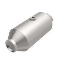 Load image into Gallery viewer, MagnaFlow MagnaFlow 2.5 in. OEM Grade Federal / EPA Compliant Universal Catalytic Converter