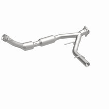 Load image into Gallery viewer, MagnaFlow 03-04 Ford Expedition 5.4L Direct Fit Converter