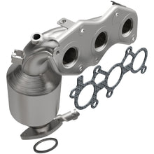 Load image into Gallery viewer, MagnaFlow Direct Fit Catalytic Converter 07-15 Toyota Sienna 3.5L
