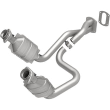Load image into Gallery viewer, MagnaFlow 2005 Ford F-250 Super Duty 6.8L Direct Fit Converter