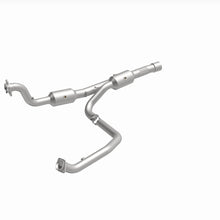 Load image into Gallery viewer, Magnaflow 15-16 Ram 2500 6.4L California Grade CARB Compliant DF Catalytic Converter