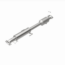 Load image into Gallery viewer, Magnaflow 2015 Kia Optima 2.4L Direct Fit Cat Converter (California Grade)