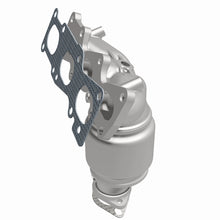 Load image into Gallery viewer, Magnaflow 07-10 Kia Sedona 3.8L California Grade CARB Compliant DF Manifold Catalytic Converter