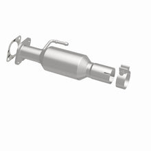 Load image into Gallery viewer, MagnaFlow Direct Fit Catalytic Converter 15-16 Ford Edge 3.5L FWD - Rear