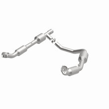 Load image into Gallery viewer, MagnaFlow 05-08 Ford E-350 Super Duty 5.4L Direct Fit Converter