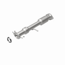 Load image into Gallery viewer, MagnaFlow 14-15 Toyota Highlander 3.5L Direct Fit Converter
