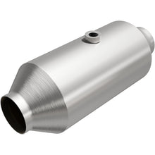 Load image into Gallery viewer, MagnaFlow MagnaFlow 2.5 in. OEM Grade Federal / EPA Compliant Universal Catalytic Converter