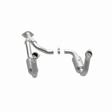 Load image into Gallery viewer, MagnaFlow 08-10 Ford F-250 Super Duty 5.4L Direct Fit Converter