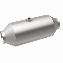 Load image into Gallery viewer, MagnaFlow MagnaFlow 2.5 in. OEM Grade Federal / EPA Compliant Universal Catalytic Converter