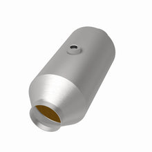 Load image into Gallery viewer, MagnaFlow MagnaFlow 2.5 in. OEM Grade Federal / EPA Compliant Universal Catalytic Converter