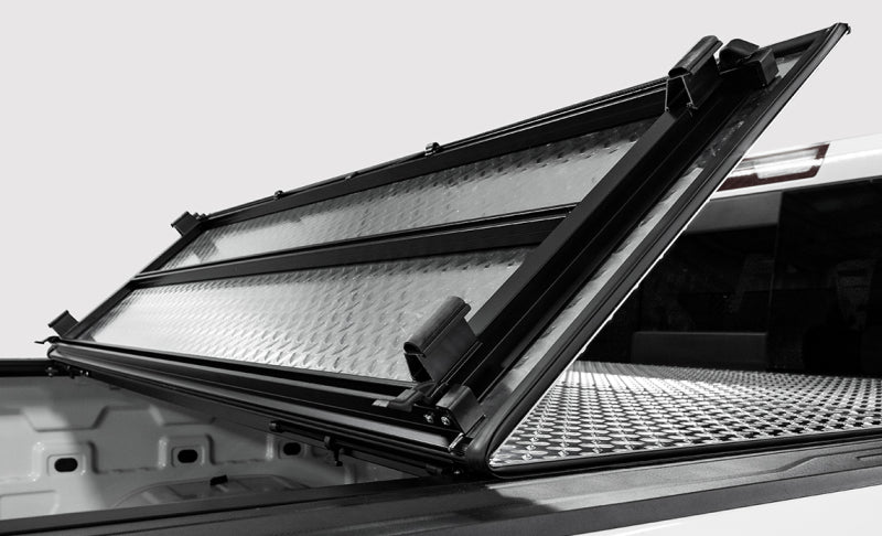 Access LOMAX Tri-Fold 05-21 Nissan Frontier 5ft Bed