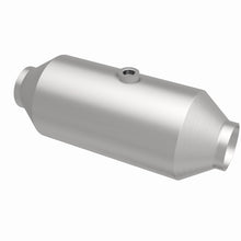 Load image into Gallery viewer, MagnaFlow MagnaFlow 2.5 in. OEM Grade Federal / EPA Compliant Universal Catalytic Converter