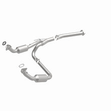 Load image into Gallery viewer, MagnaFlow 04-05 Chevrolet Express 1500 5.3L Direct Fit Converter