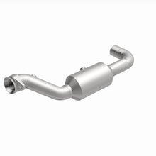 Load image into Gallery viewer, MagnaFlow 18-21 Ford Expedition Left Underbody 3.5L Direct Fit Catalytic Converter