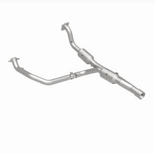 Load image into Gallery viewer, Magnaflow 15-16 Ram 2500 6.4L California Grade CARB Compliant DF Catalytic Converter