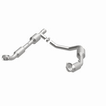 Load image into Gallery viewer, MagnaFlow 2006 Ford E-250 5.4L Direct Fit Converter