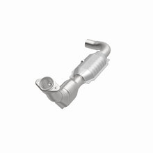 Load image into Gallery viewer, MagnaFlow 99-00 Ford Exped 4.6L Direct Fit Converter