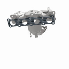 Load image into Gallery viewer, MagnaFlow Direct Fit Catalytic Converter 13-16 Hyundai Santa Fe Sport 2.4L Manifold