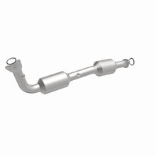 Load image into Gallery viewer, MagnaFlow 07-13 Toyota Tundra 4.0L Direct Fit Converter