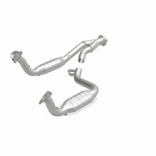 Load image into Gallery viewer, MagnaFlow 2003 Chevrolet SSR 5.3L Direct Fit Converter