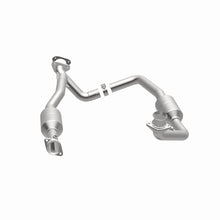Load image into Gallery viewer, MagnaFlow 2003 Ford E-350 Super Duty 5.4L Direct Fit Converter