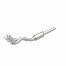 Load image into Gallery viewer, MagnaFlow 98-01 Volkswagen Beetle 2.0L Direct Fit Converter