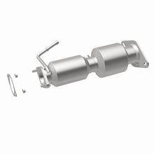 Load image into Gallery viewer, MagnaFlow Direct Fit Catalytic Converter 13-15 Hyundai Veloster 1.6L Underbody