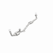 Load image into Gallery viewer, MagnaFlow 98-00 Sienna V6 3 OEM Underbody Direct Fit Converter