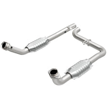 Load image into Gallery viewer, Magnaflow 00-05 Toyota Echo Base L4 1.5L OEM Grade / EPA Compliant Direct-Fit Catalytic Converter