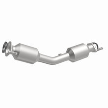 Load image into Gallery viewer, MagnaFlow Direct Fit Catalytic Converter 2018 Nissan Versa 1.6L