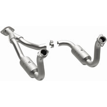 Load image into Gallery viewer, MagnaFlow 08-10 Ford F-350 Super Duty 6.8L Direct Fit Converter