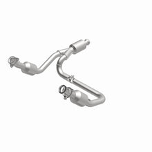 Load image into Gallery viewer, MagnaFlow 14-15 Chevrolet Silverado 1500 Underbody 4.3L / 5.3L Direct-Fit Catalytic Converter