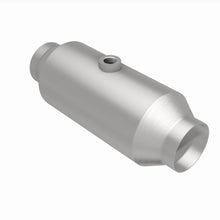 Load image into Gallery viewer, MagnaFlow Universal Catalytic Converter 2.5in CA Spun Mid-Bed