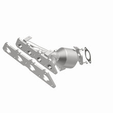 Load image into Gallery viewer, MagnaFlow Direct Fit Catalytic Converter 12-17 Hyundai Accent 1.6L