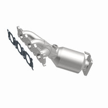 Load image into Gallery viewer, MagnaFlow 2007 XC90 3.2L Underbody Direct Fit Converter