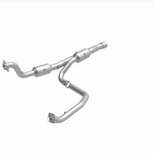 Load image into Gallery viewer, Magnaflow 15-16 Ram 2500 6.4L California Grade CARB Compliant DF Catalytic Converter