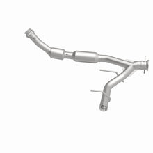 Load image into Gallery viewer, MagnaFlow 03-04 Ford Expedition 5.4L Direct Fit Converter