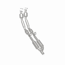 Load image into Gallery viewer, MagnaFlow 2006 Volkswagen Passat 3.6L Direct Fit Converter