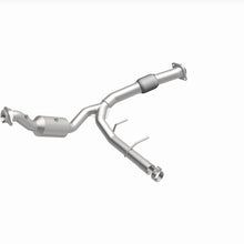 Load image into Gallery viewer, MagnaFlow 18-21 Ford Expedition Right Underbody 3.5L Direct Fit Catalytic Converter