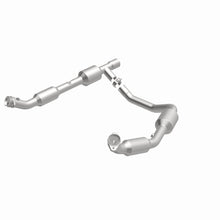 Load image into Gallery viewer, MagnaFlow 05-08 Ford E-350 Super Duty 5.4L Direct Fit Converter