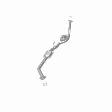 Load image into Gallery viewer, MagnaFlow 98-00 Sienna V6 3 OEM Underbody Direct Fit Converter
