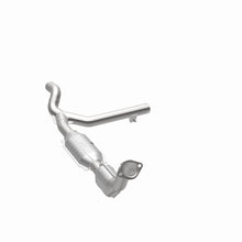 Load image into Gallery viewer, MagnaFlow 99-00 Ford Exped 4.6L Direct Fit Converter