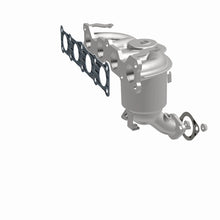 Load image into Gallery viewer, MagnaFlow Direct Fit Catalytic Converter 13-16 Hyundai Santa Fe Sport 2.4L Manifold