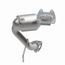 Load image into Gallery viewer, MagnaFlow 15-16 Chrysler 200 3.6L OEM Manifold Direct Fit Converter
