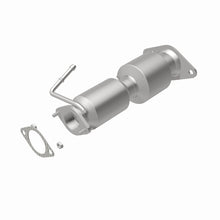 Load image into Gallery viewer, MagnaFlow Direct Fit Catalytic Converter 13-15 Hyundai Veloster 1.6L Underbody