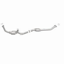 Load image into Gallery viewer, MagnaFlow 98-00 Sienna V6 3 OEM Underbody Direct Fit Converter