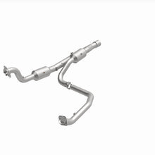 Load image into Gallery viewer, Magnaflow 15-16 Ram 2500 6.4L California Grade CARB Compliant DF Catalytic Converter