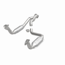 Load image into Gallery viewer, MagnaFlow 2003 Chevrolet SSR 5.3L Direct Fit Converter